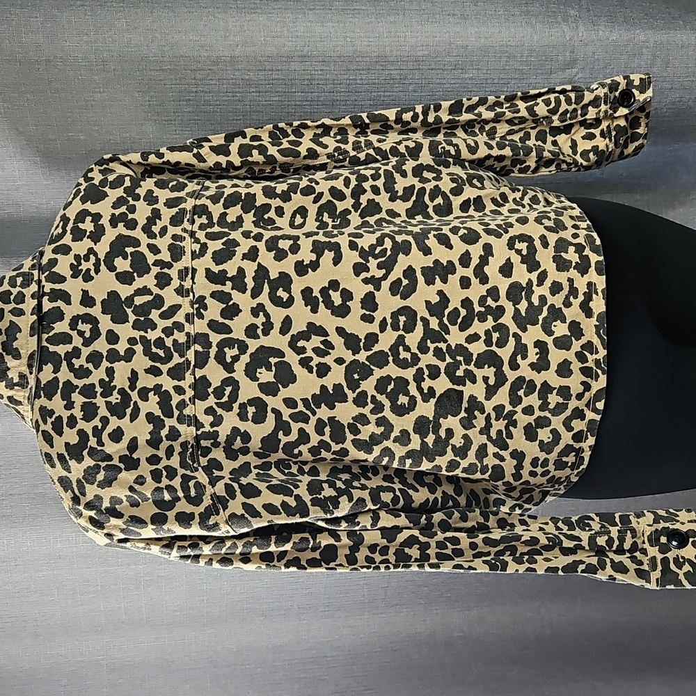 Mustard Seed Leopard Print Boxy Button Front Denim Jacket Size Lge - Picture 4 of 9